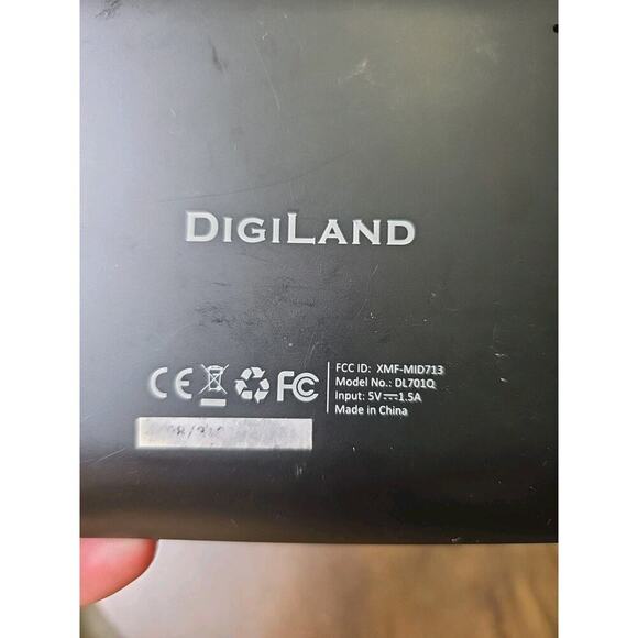 DigiLand DL701Q 7" Android Tablet – 8GB – Wi-Fi – Black - Picture 10 of 16